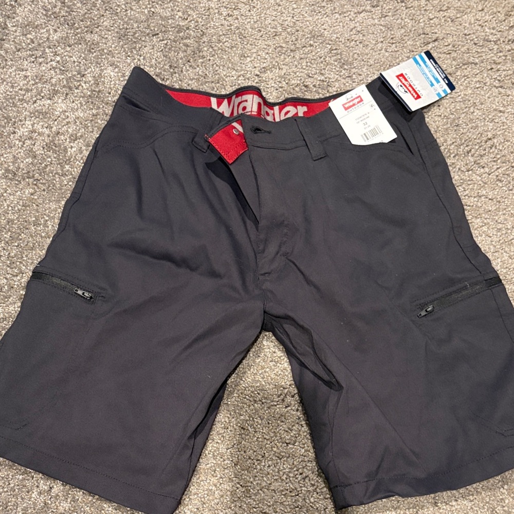 Wrangler Men's Dark Gray Cargo Shorts